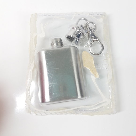 1oz Stainless Steel Keychain Liquor Flask - Picture 1 of 6